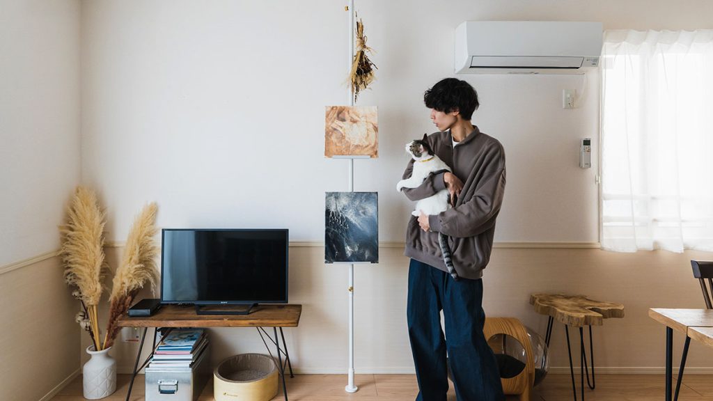 on Living Room アートとDRAW A LINE