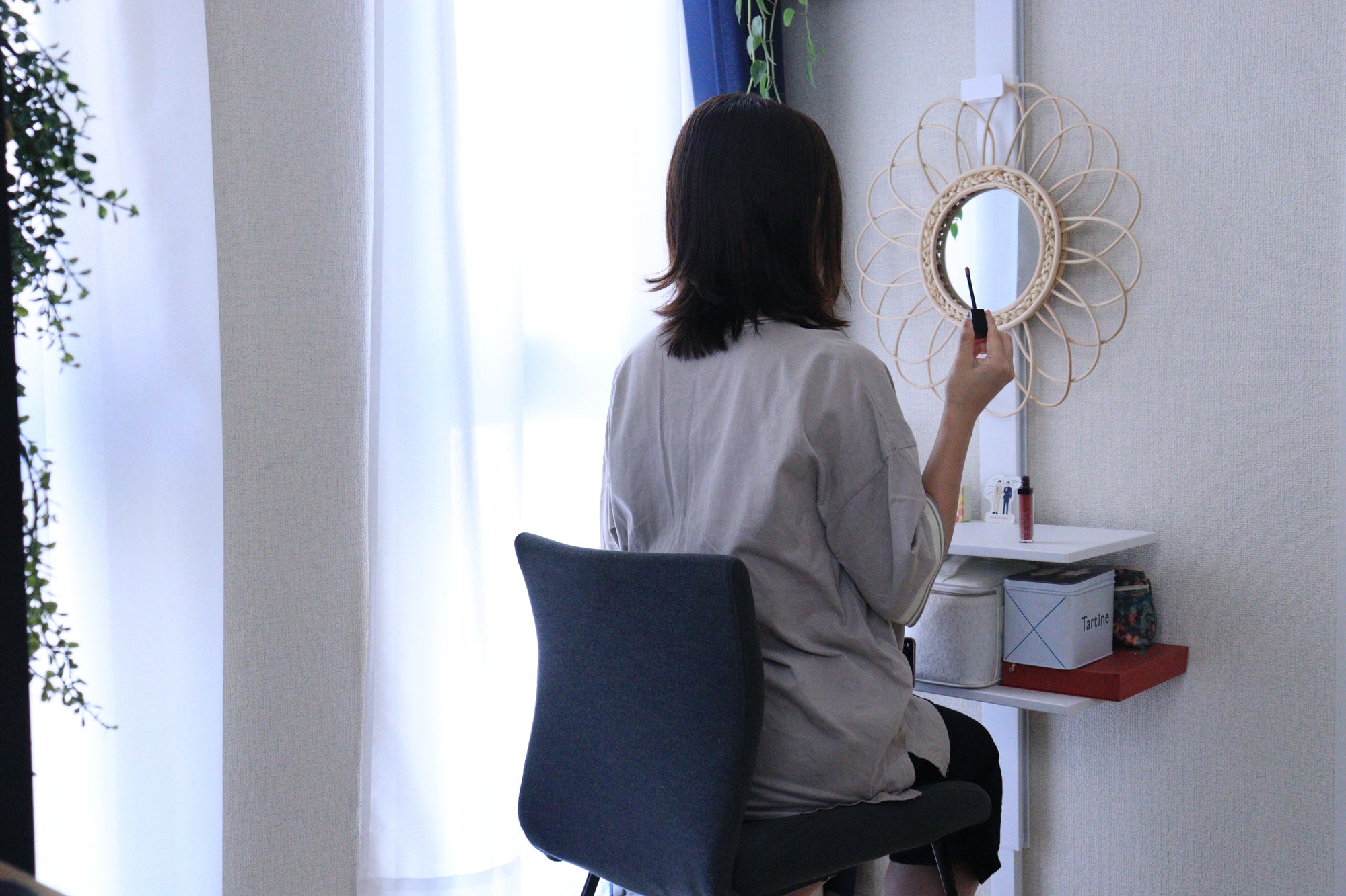 「理想の大人」になれない私が、AIR SHELFで小さなドレッサーを作ってみたら。