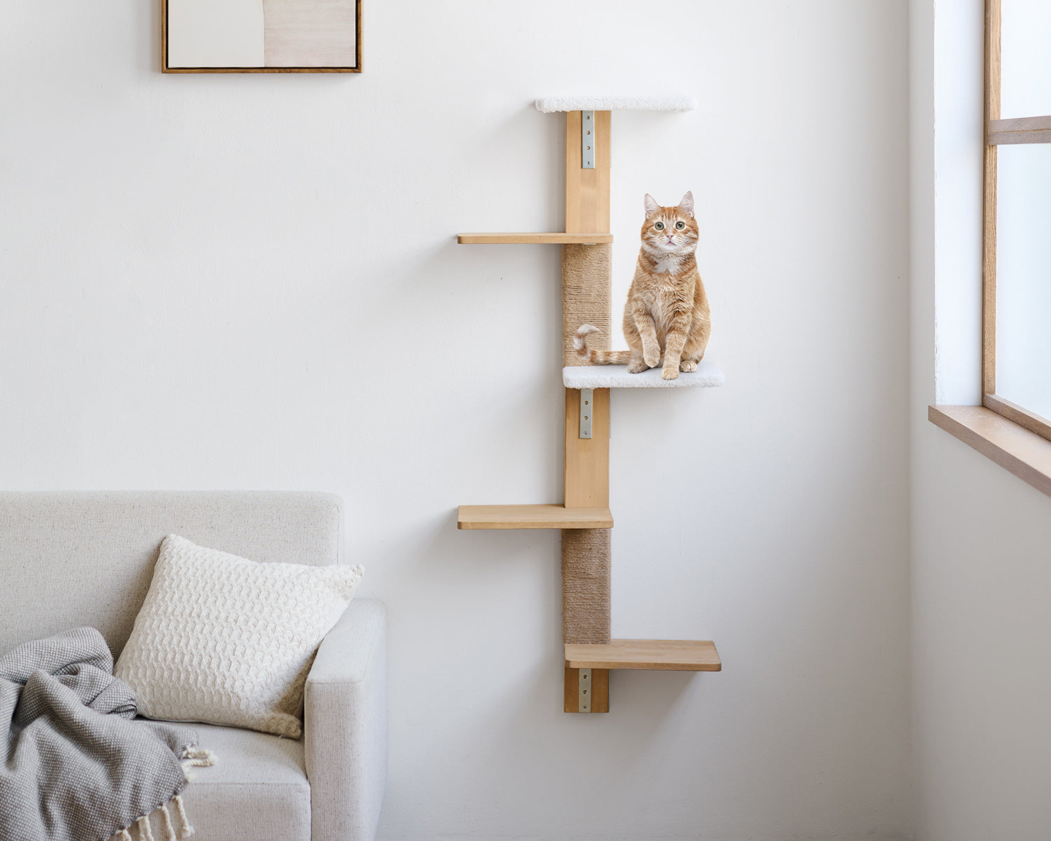 浮かせる家具ブラケットを使ってキャットタワーを作る