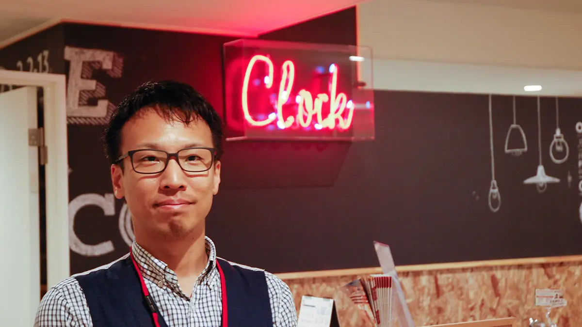 店舗が罹災し突然の移転。DIYでスピーディーに新天地での営業再開ができました│English Café CLOCK 西梅田校