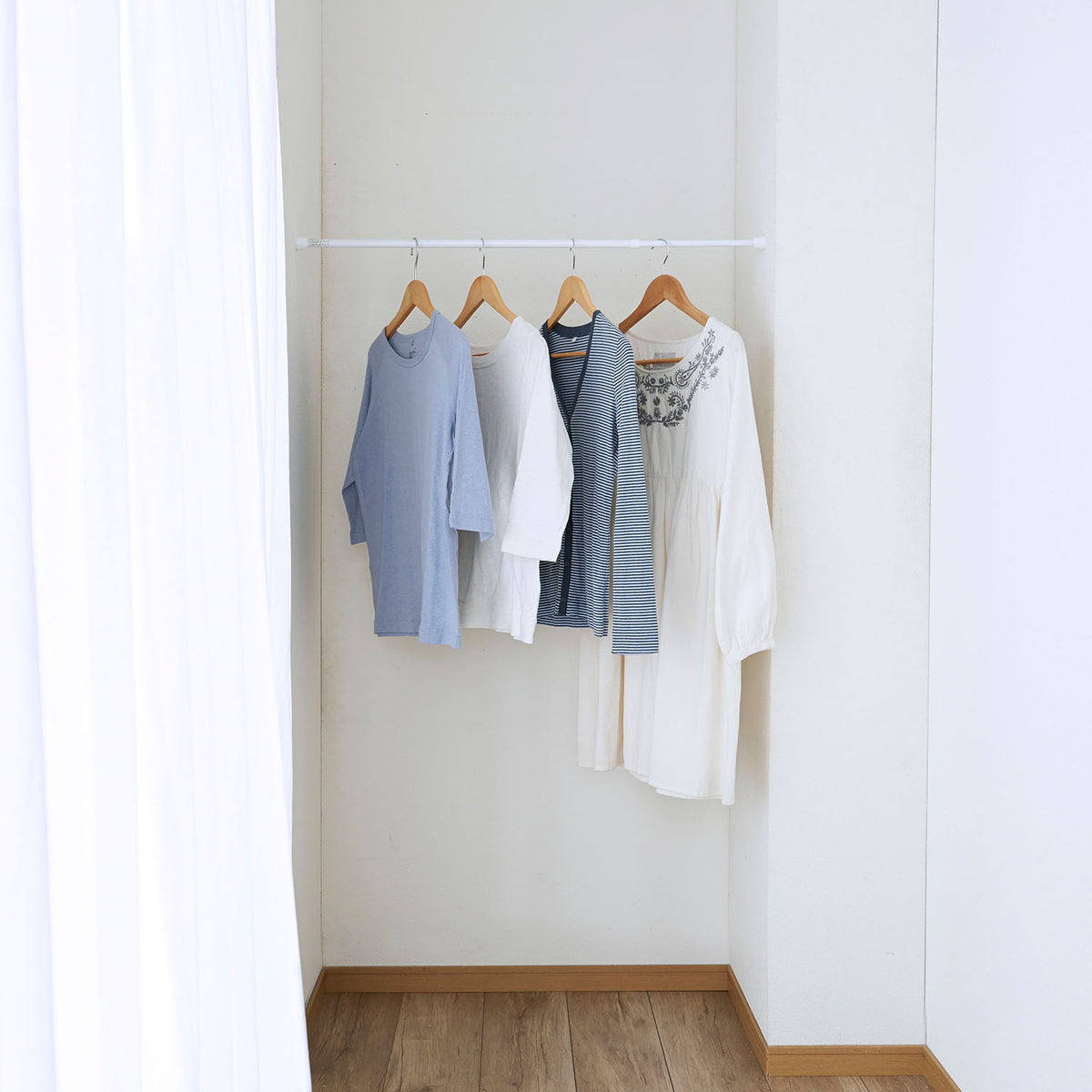 突っ張り棒 ホワイト 耐荷重15〜7kg 幅70〜110cm NSW-6