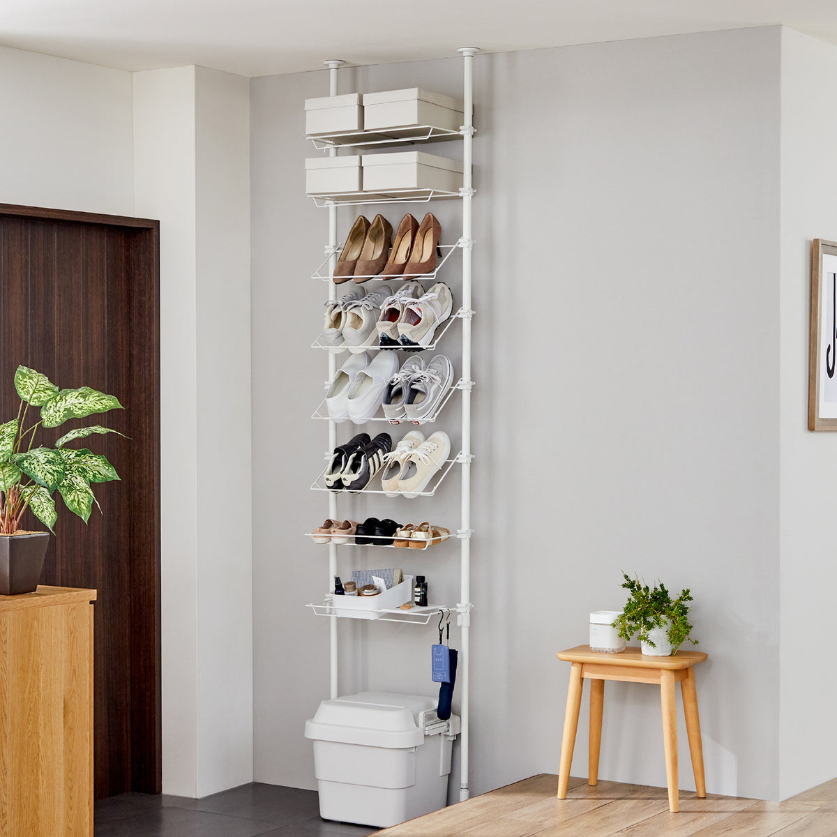 突っ張りシューズラック マットホワイト 16足用 幅57cm 高さ190〜300cm TSR-57WH