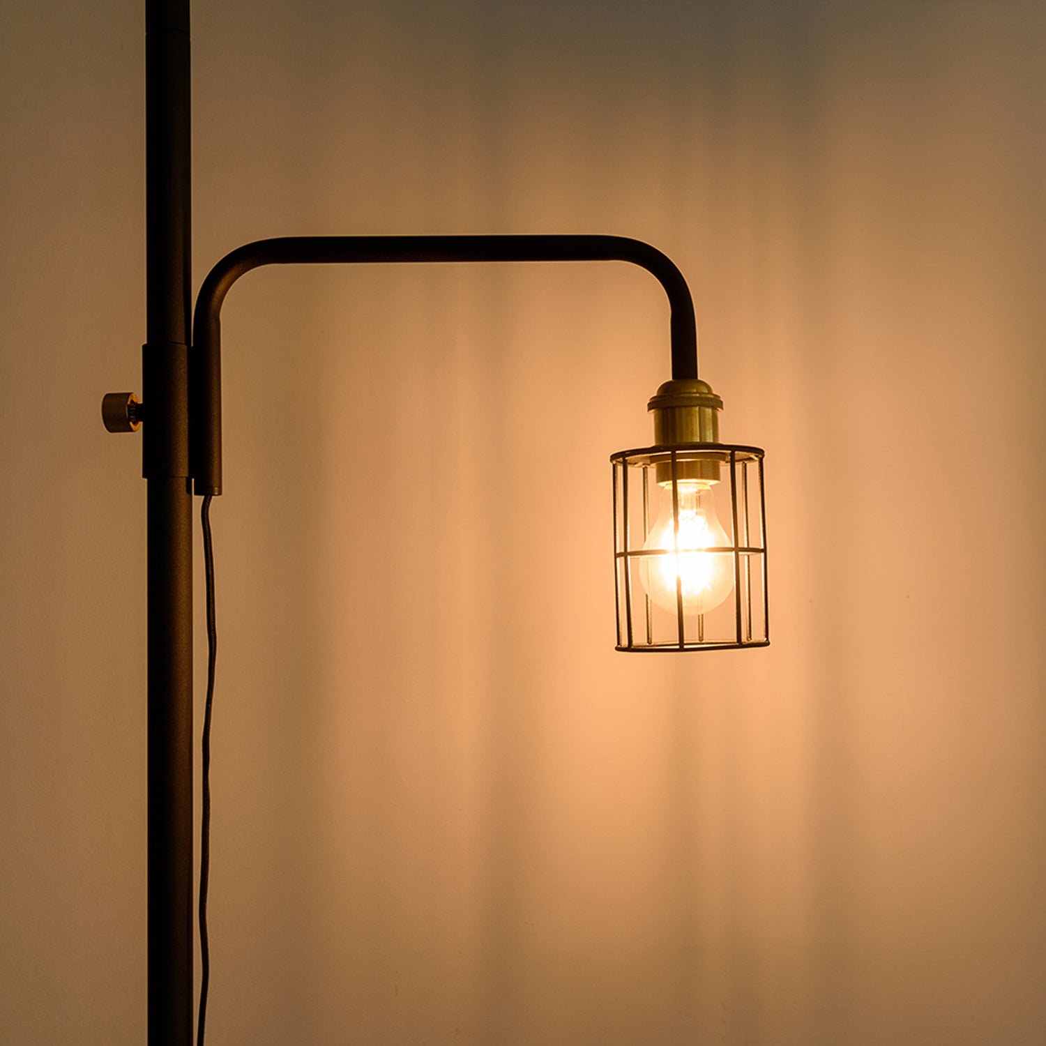 Wire Shade Black LampArmシリーズ専用 縦取付 D-BWS-BK