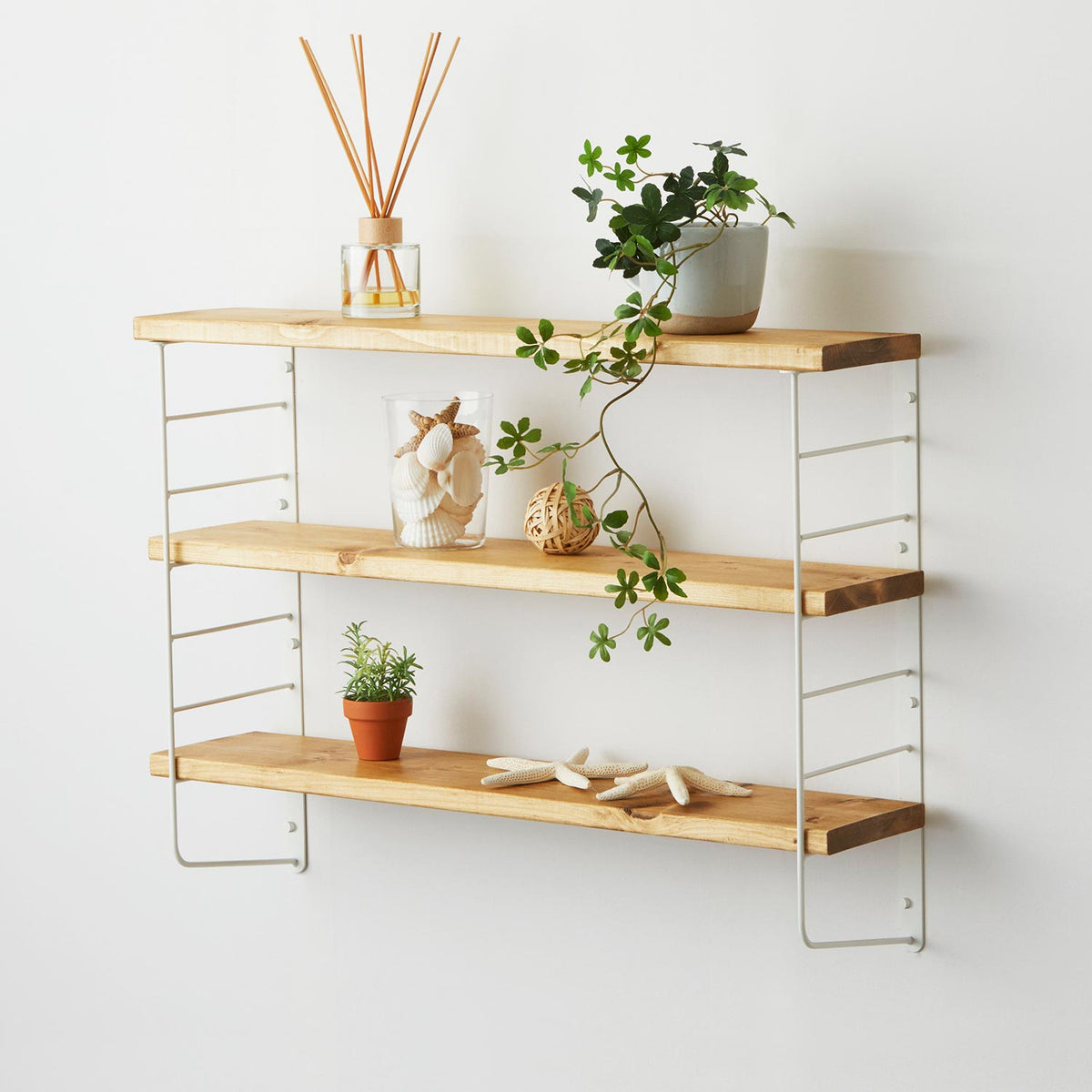 ウォールシェルフL型 幅60cm 奥行15cm