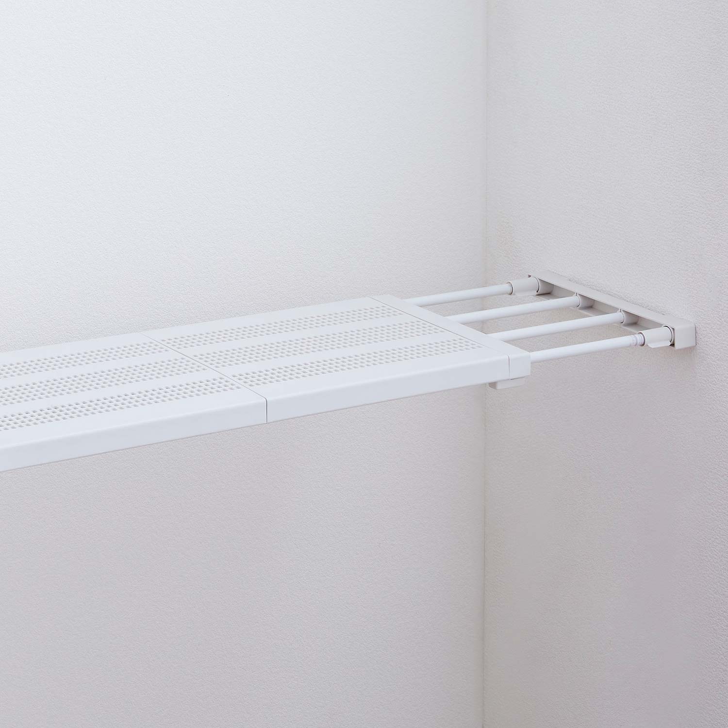 突っ張り棚 メッシュ マットホワイト 耐荷重27〜13kg 幅65〜95cm TNR-M