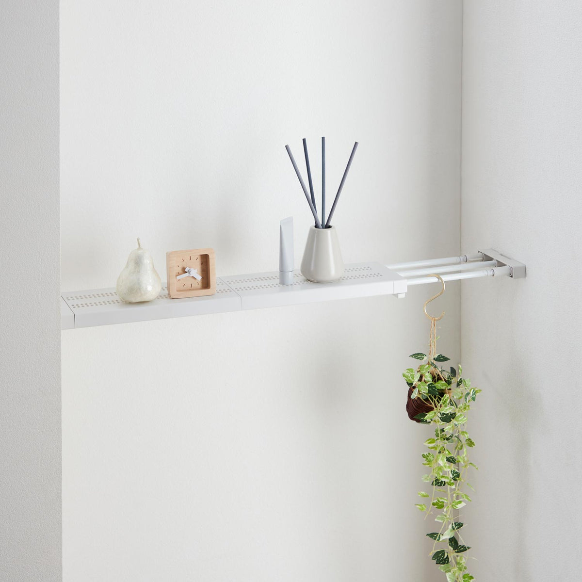 突っ張り棚 スリムメッシュ マットホワイト 耐荷重24〜10kg 幅65〜95cm TNS-M