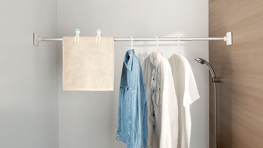 浴室でも落ちない！突っ張り棒を安心安全に取り付ける方法