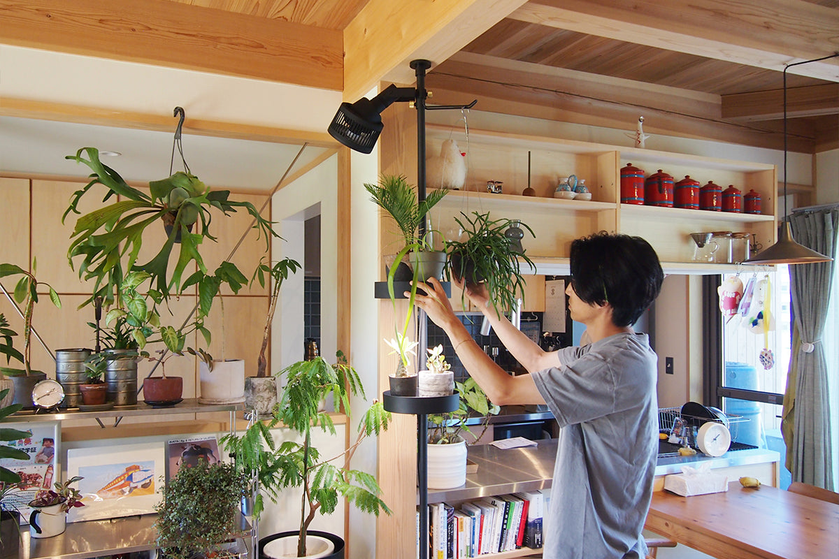 危ないから遠ざけるではなく、大切だと伝える。子供と植物があたり前に暮らす家。