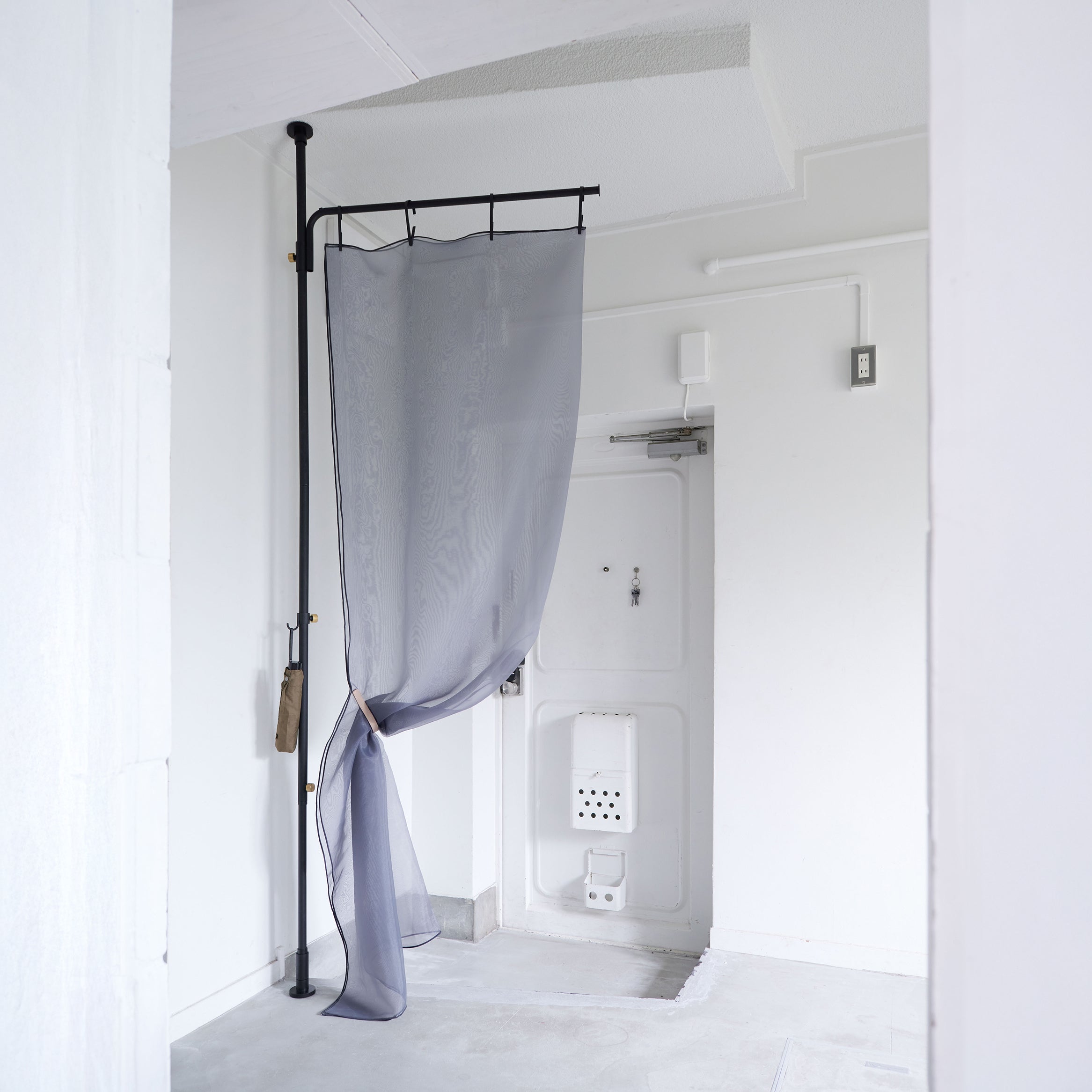 Cloth Arm – DRAW A LINE