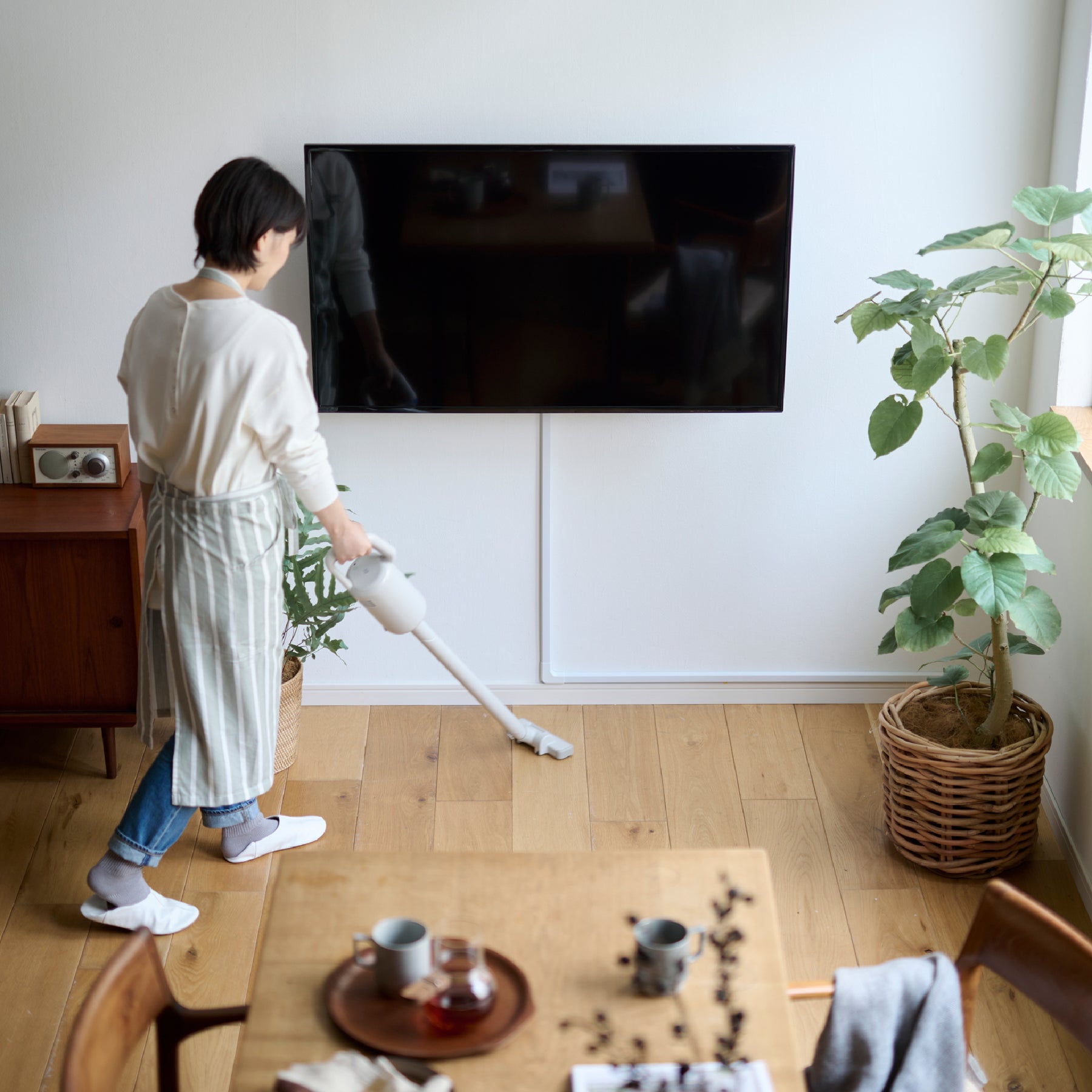 賃貸でも使える壁掛テレビハンガー I-KTWH
