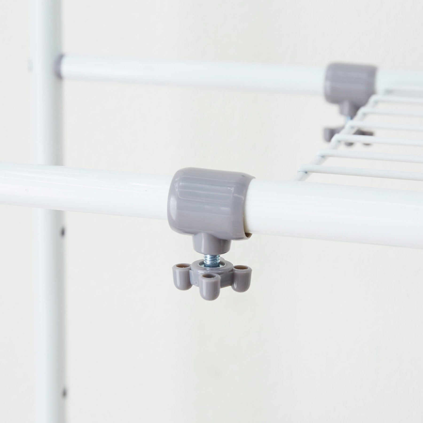 伸縮ランドリーラック ハンガーバー付き 棚3段 ホワイト 幅60〜93cm L-5