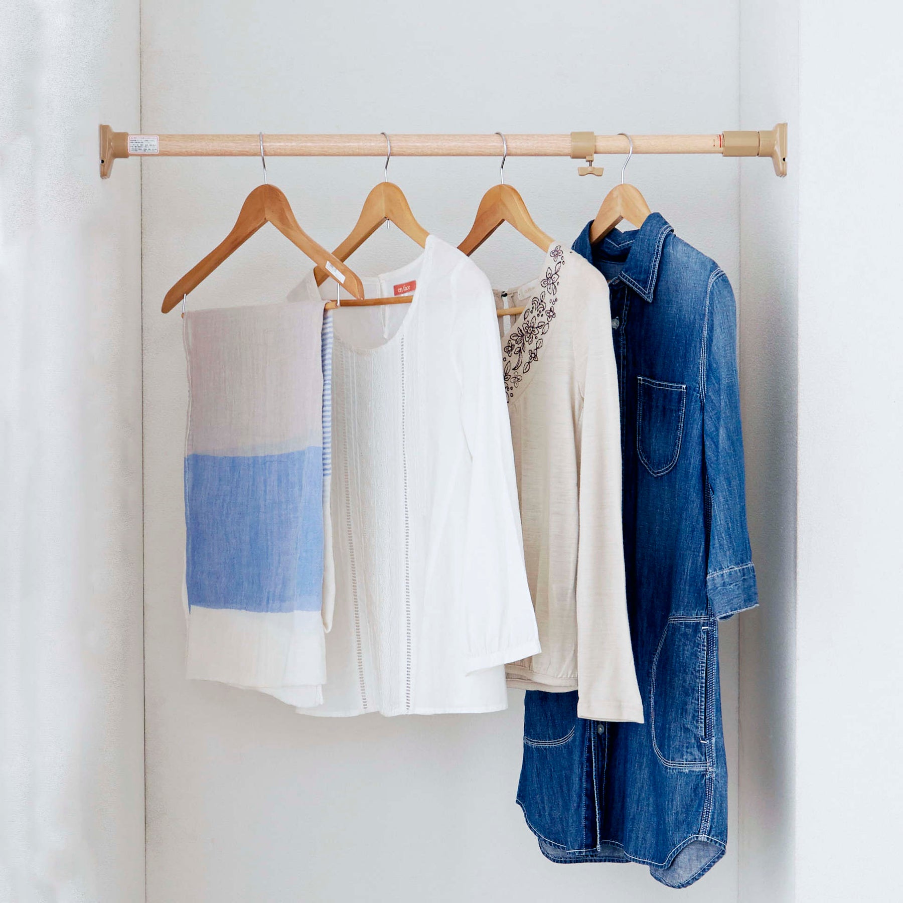 突っ張り棒 強力 木目 耐荷重50〜30kg 幅75〜120cm NPM-75