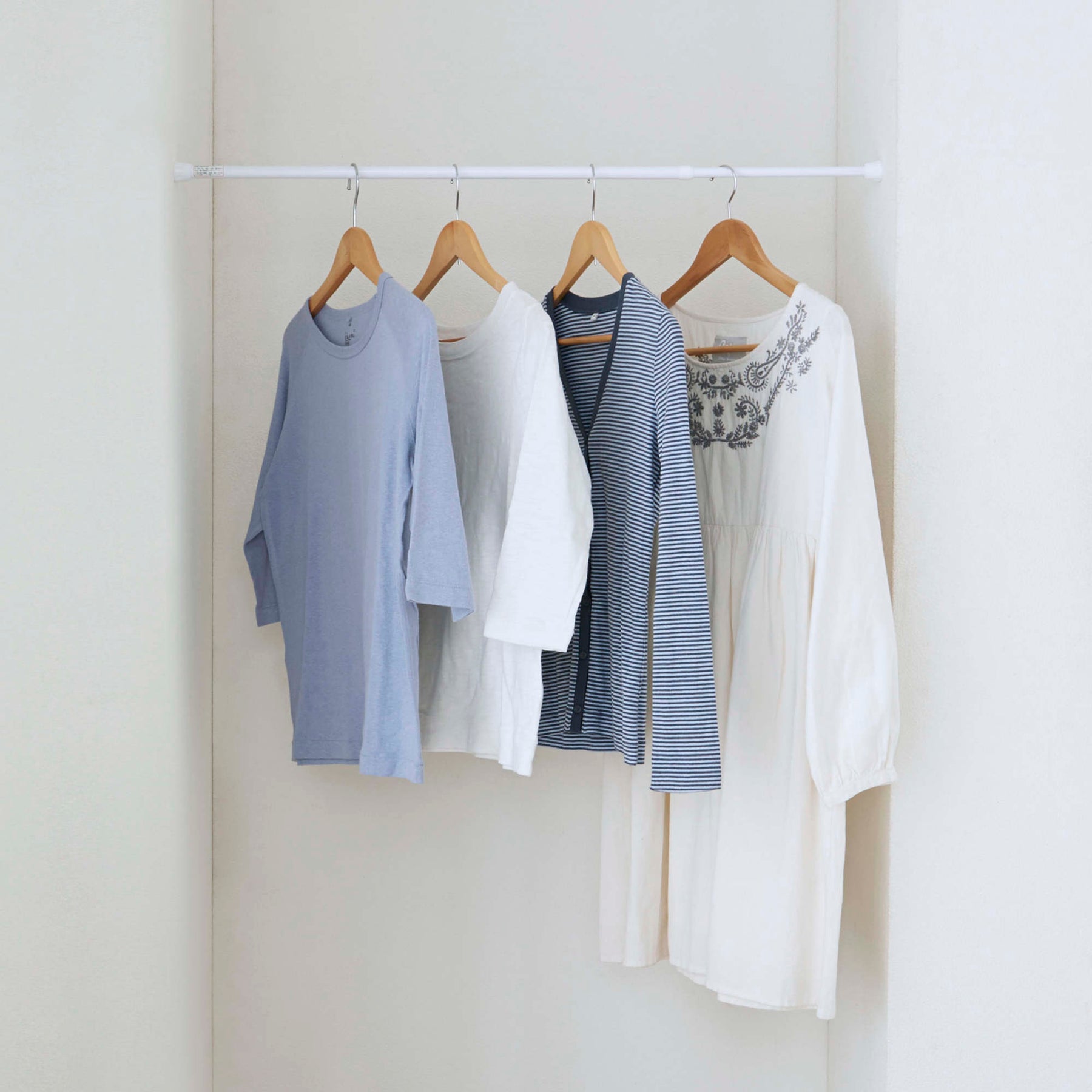 突っ張り棒 ホワイト 耐荷重15〜7kg 幅70〜110cm NSW-6