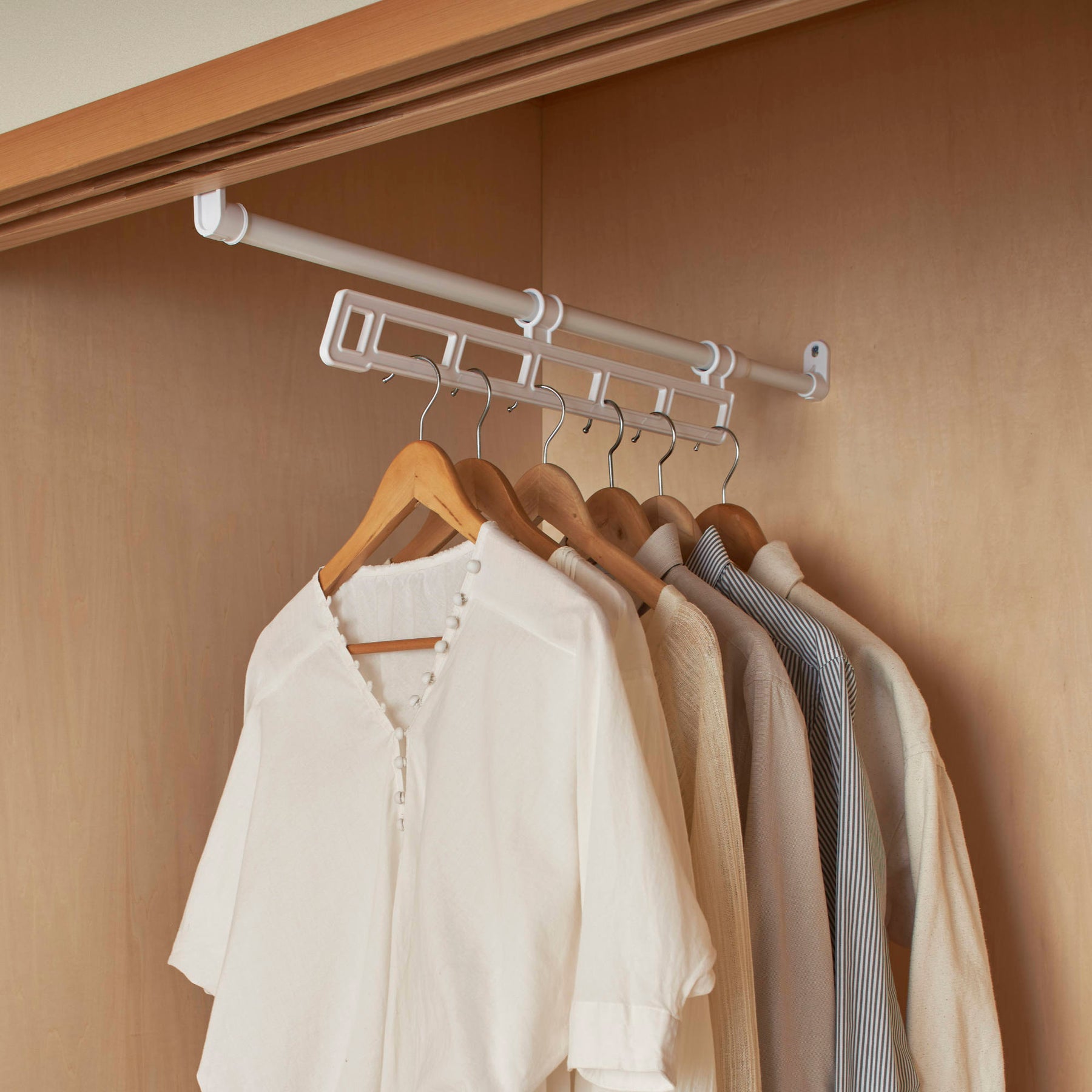 押入れスライドハンガー ホワイト ネジ固定式 OBH-70W