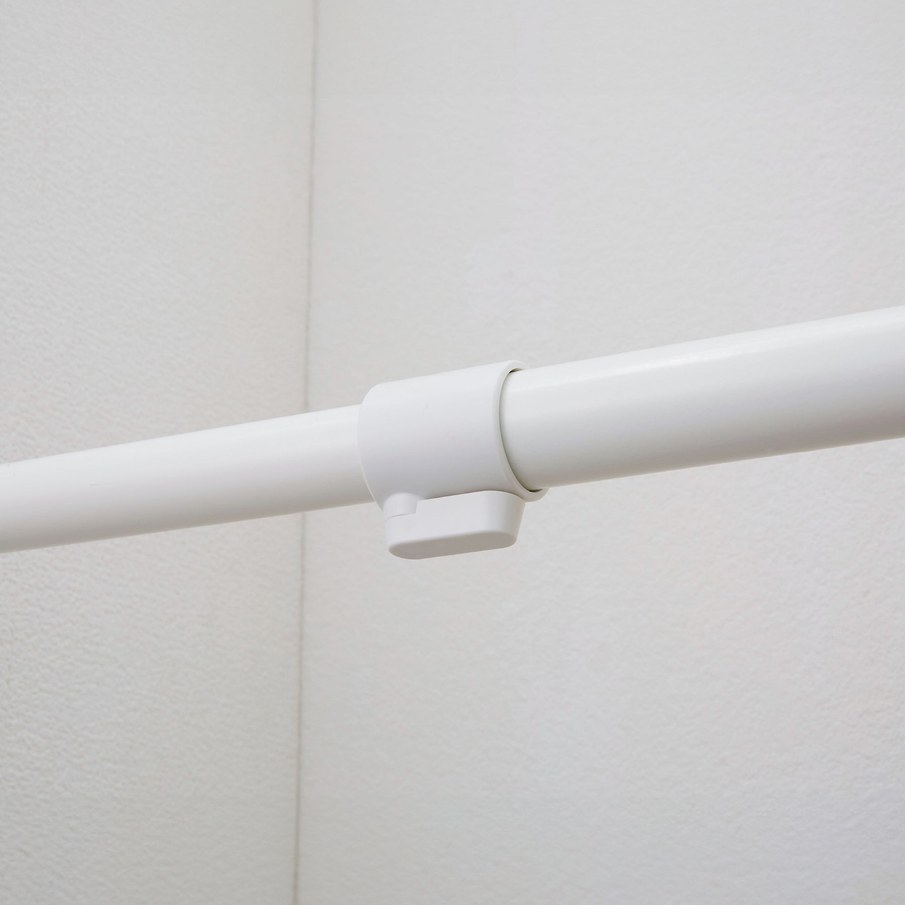 突っ張り棒 強力 マットホワイト 耐荷重50〜30kg 幅75〜120cm RTJ-M