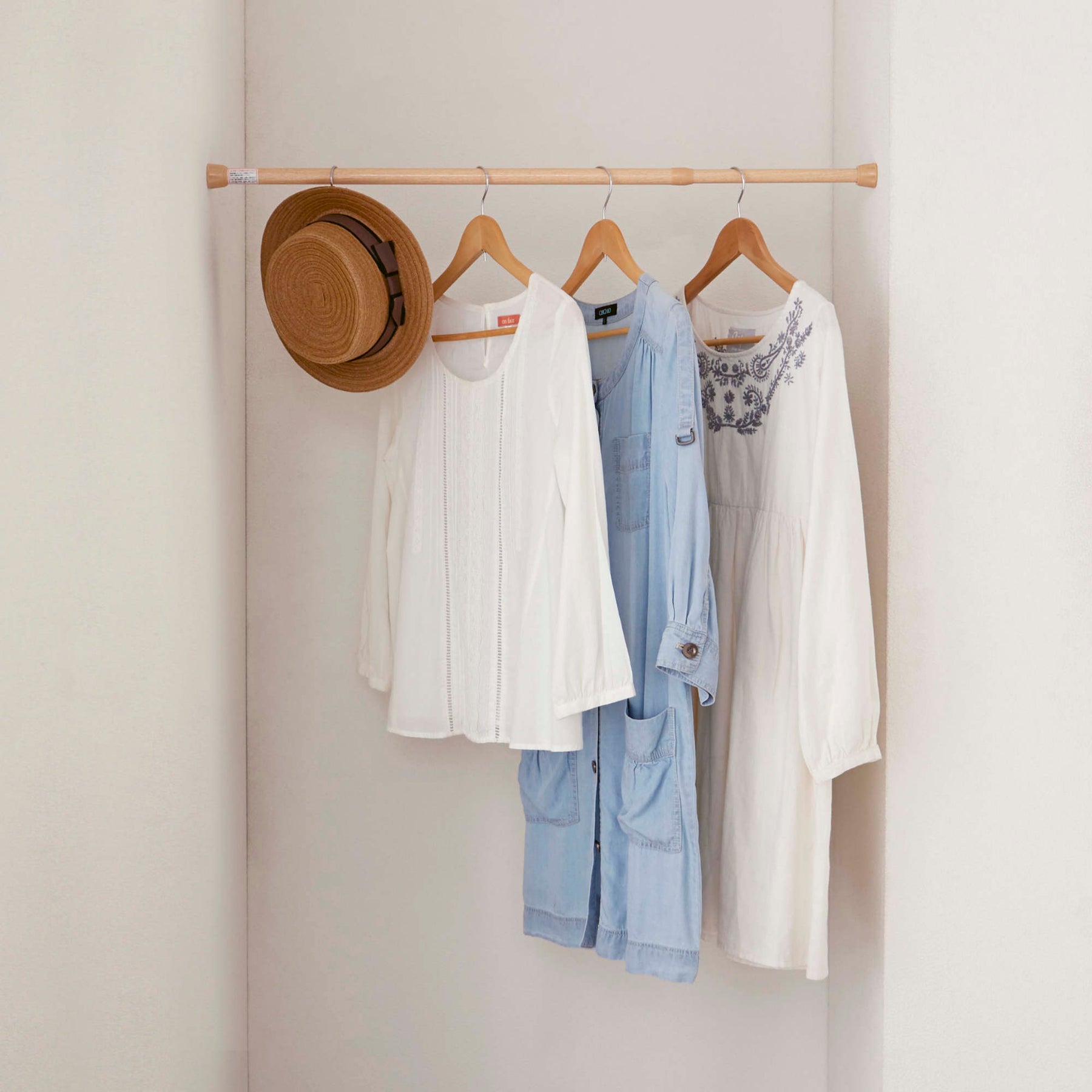 突っ張り棒 木目 耐荷重15〜10kg 幅70〜110cm NSM-10