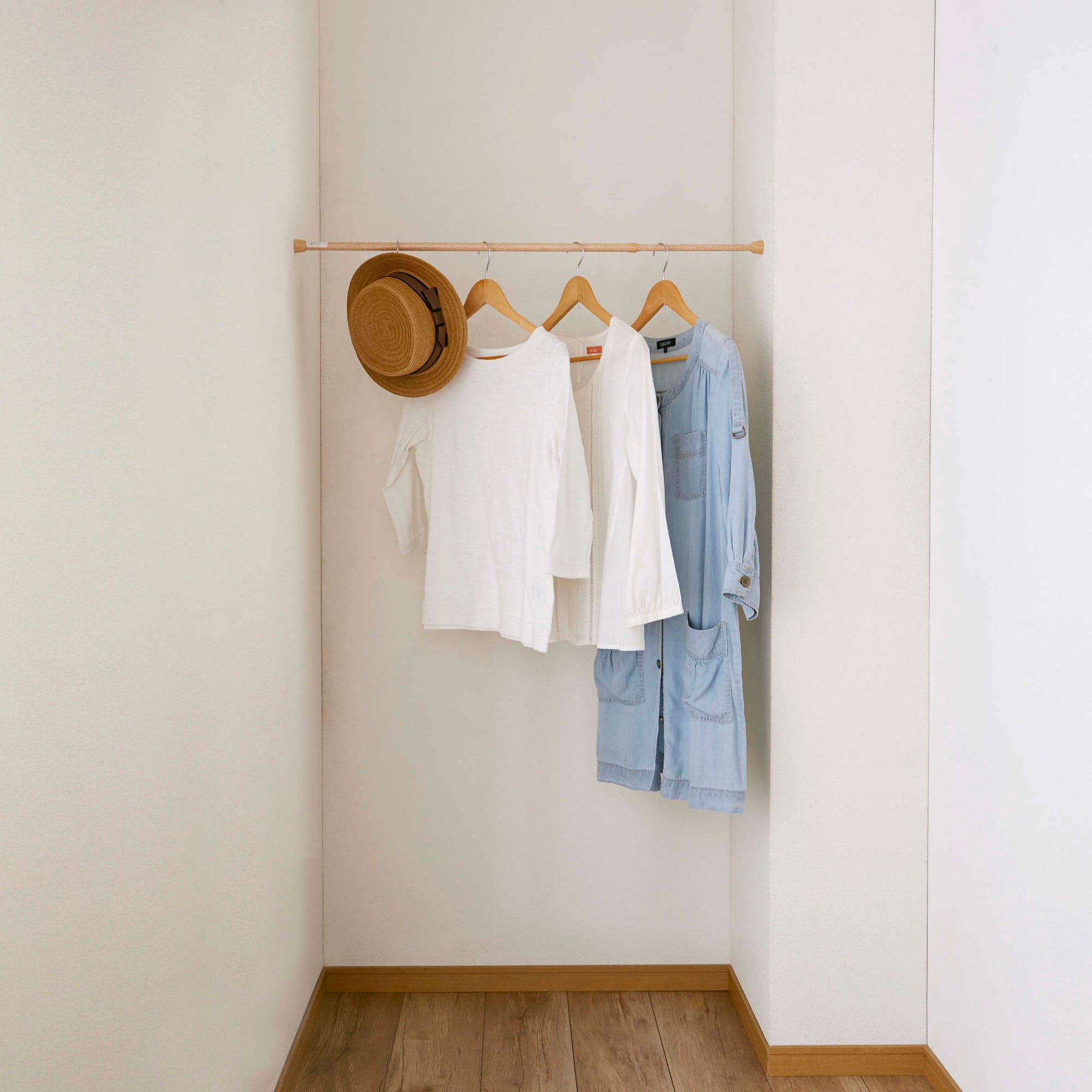 突っ張り棒 木目 耐荷重15〜7kg 幅70〜110cm NSM-6