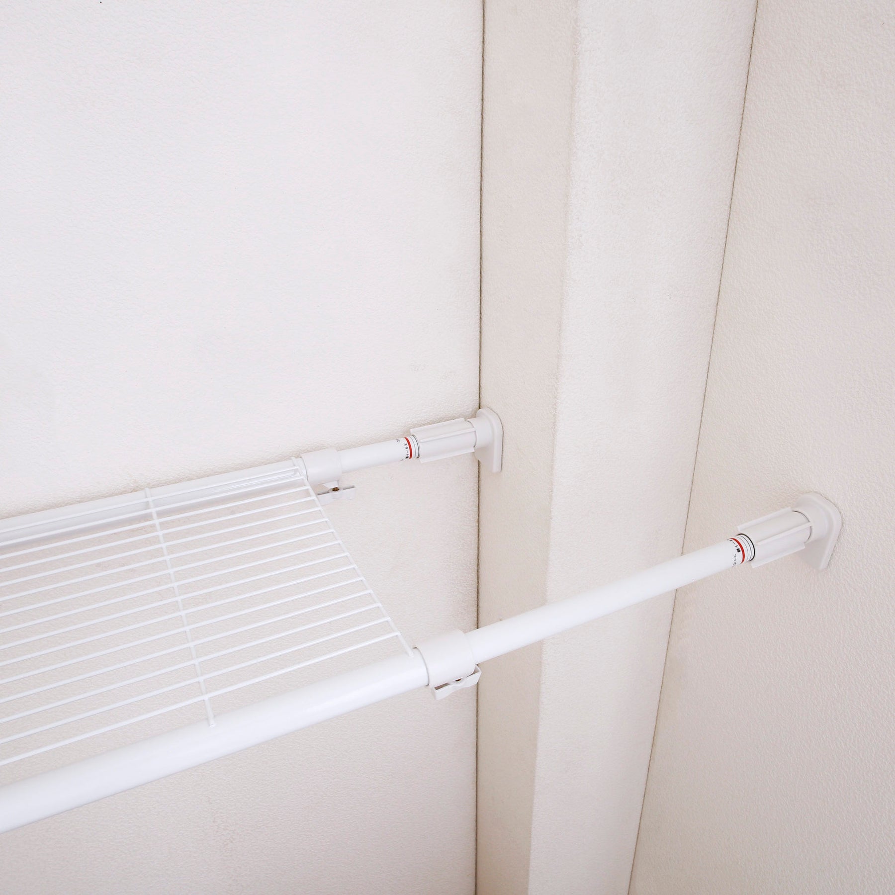 突っ張り棚 強力 ホワイト 耐荷重40〜20kg 幅108〜147cm TAI-3