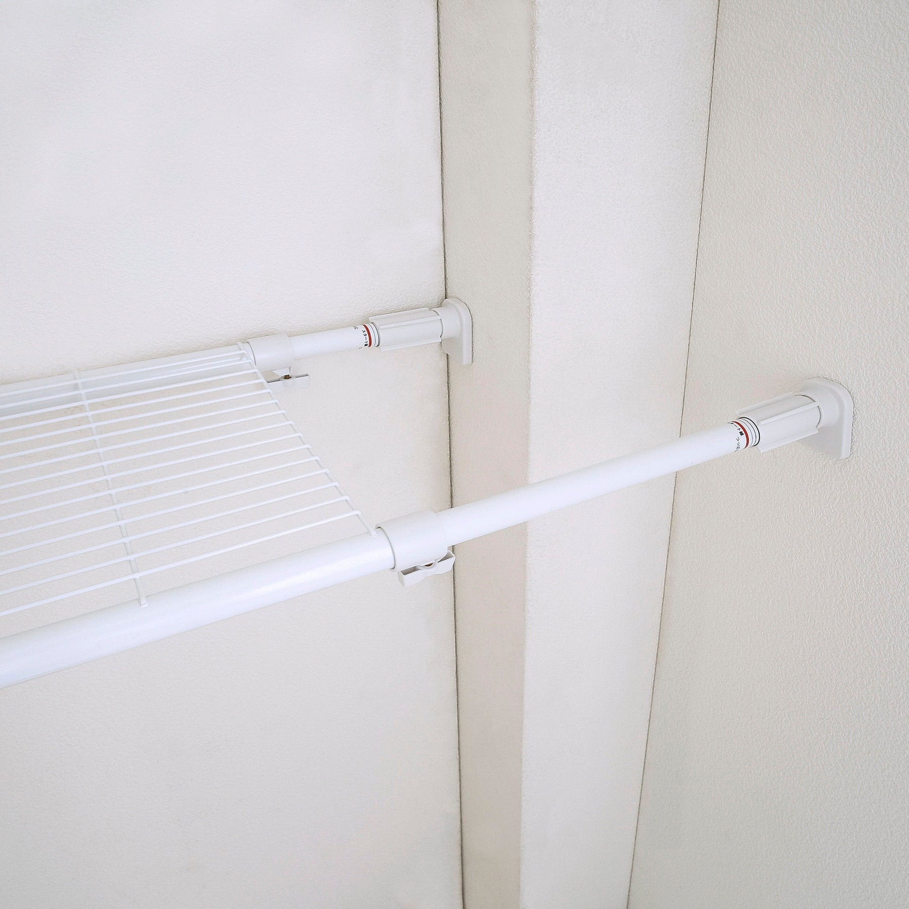 突っ張り棚 強力 ホワイト 耐荷重50〜30kg 幅50〜73cm TAI-5